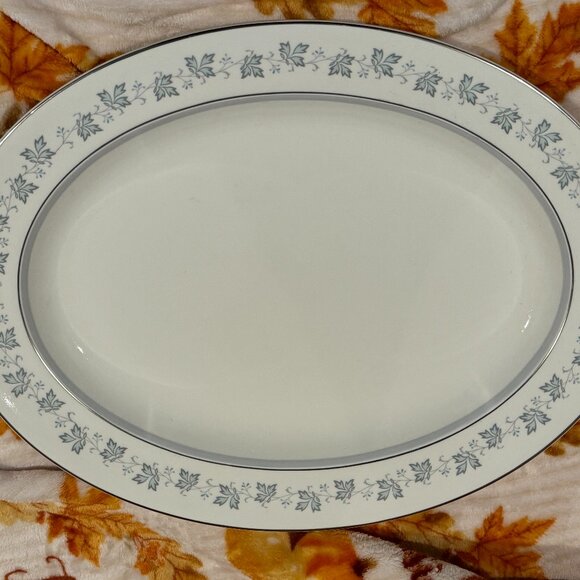 Royal Doulton LYRIC Large Oval Serving Dish H4948 Blue leave Platinum Silver